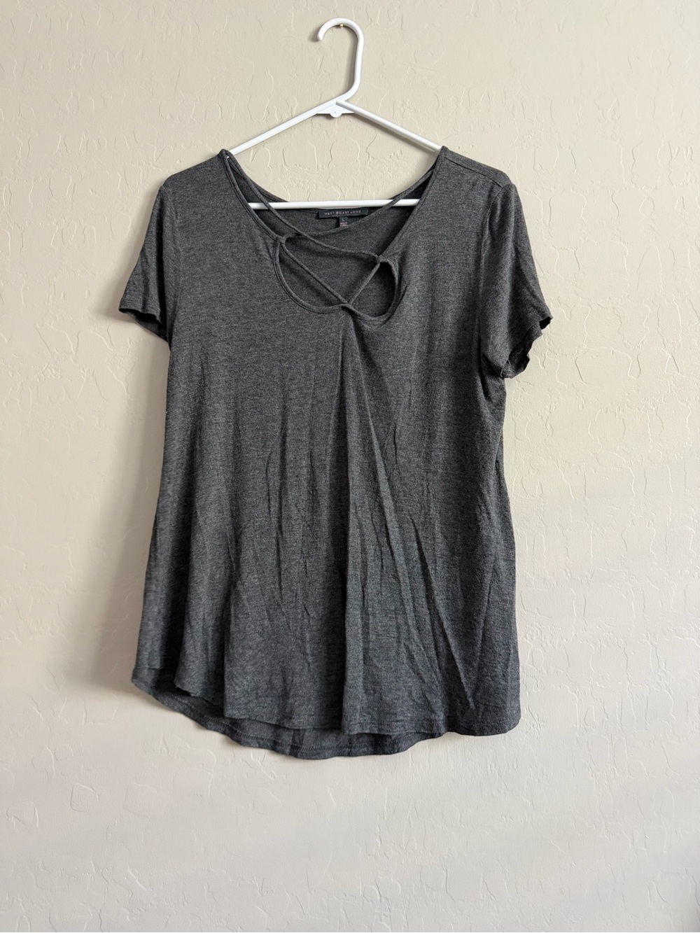 Crisscross Neck Short Sleeve Tee in Charcoal Gray